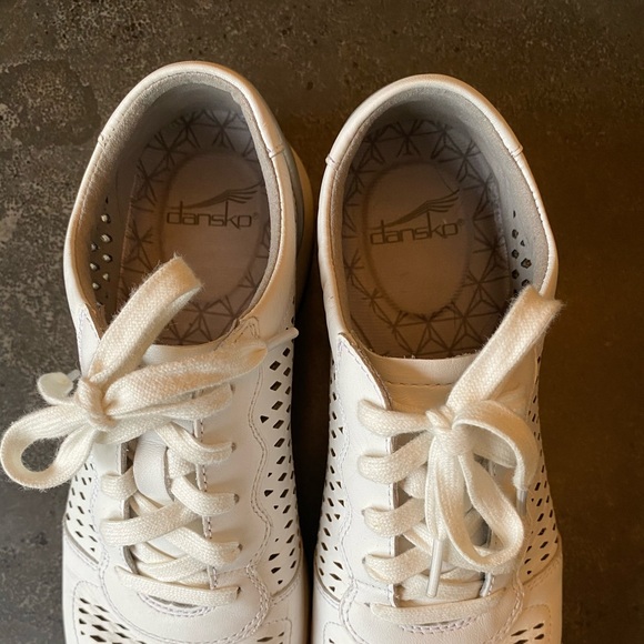 Shoes - Picture 2 of 7